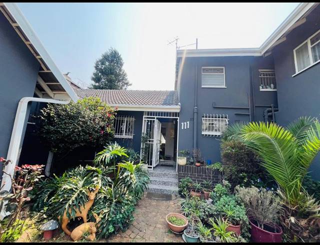 4 BEDROOM HOUSE FOR SALE IN MONDEOR